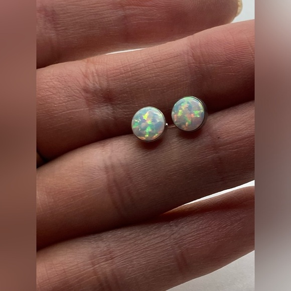 Vtg Sterling & White Opal Round Stud Earrings / 6mm - Picture 7 of 8